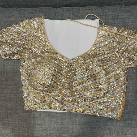 Original designer show stopper lehenga size6 in gold and silver color - Picture 9 of 10